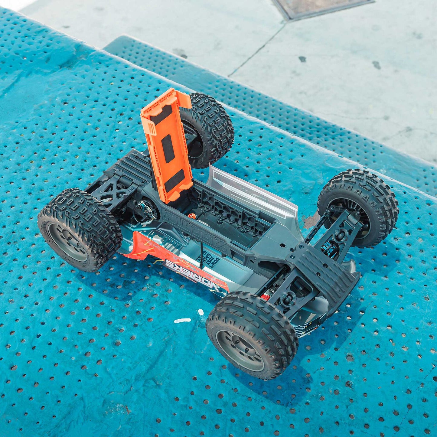 1/10 VORTEKS 2wd w/battery & charger Orange