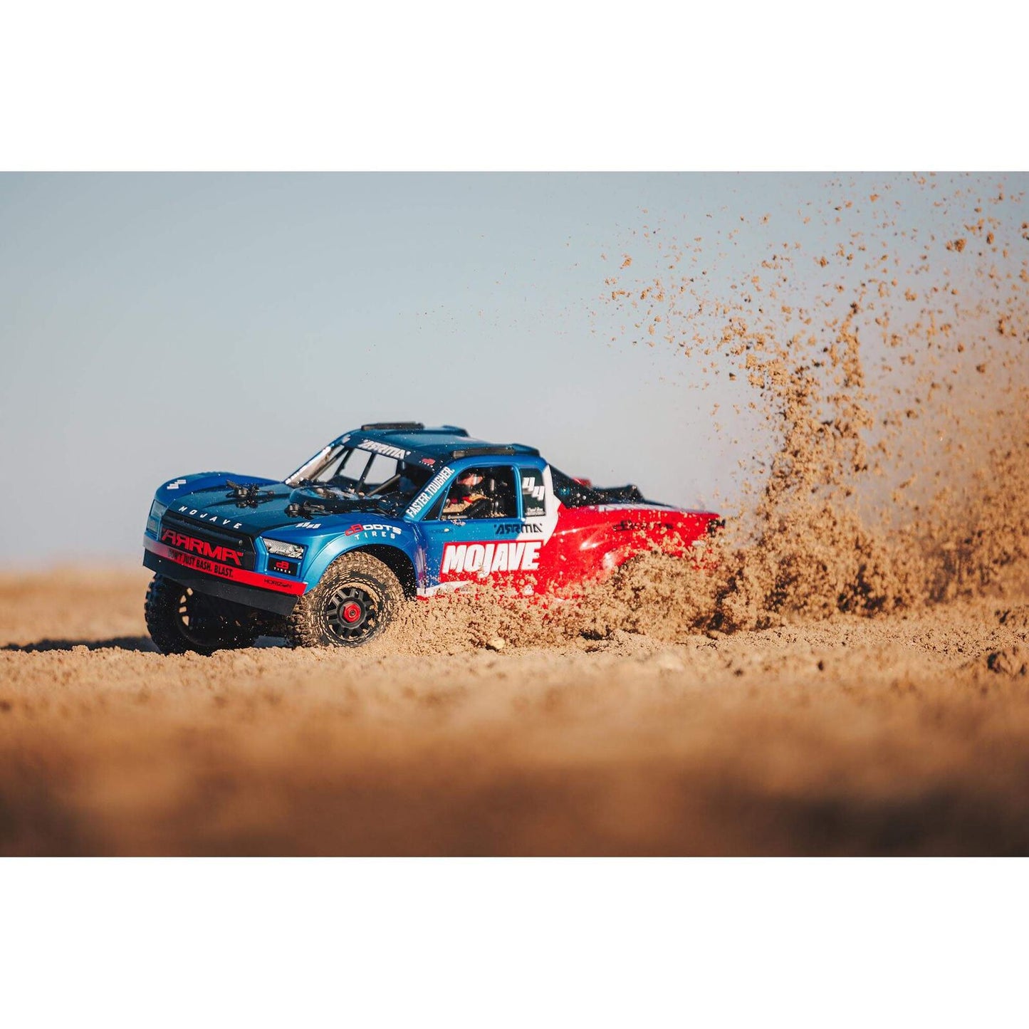 1/8 Mojave 4S 4WD BLX: (Requires battery & charger): Blue/Red