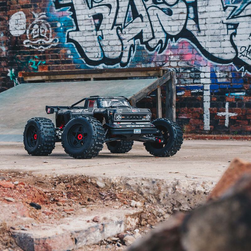 1/5 Outcast 4WD, EXtreme Bash Roller Stunt Truck (Requires battery & charger): Black