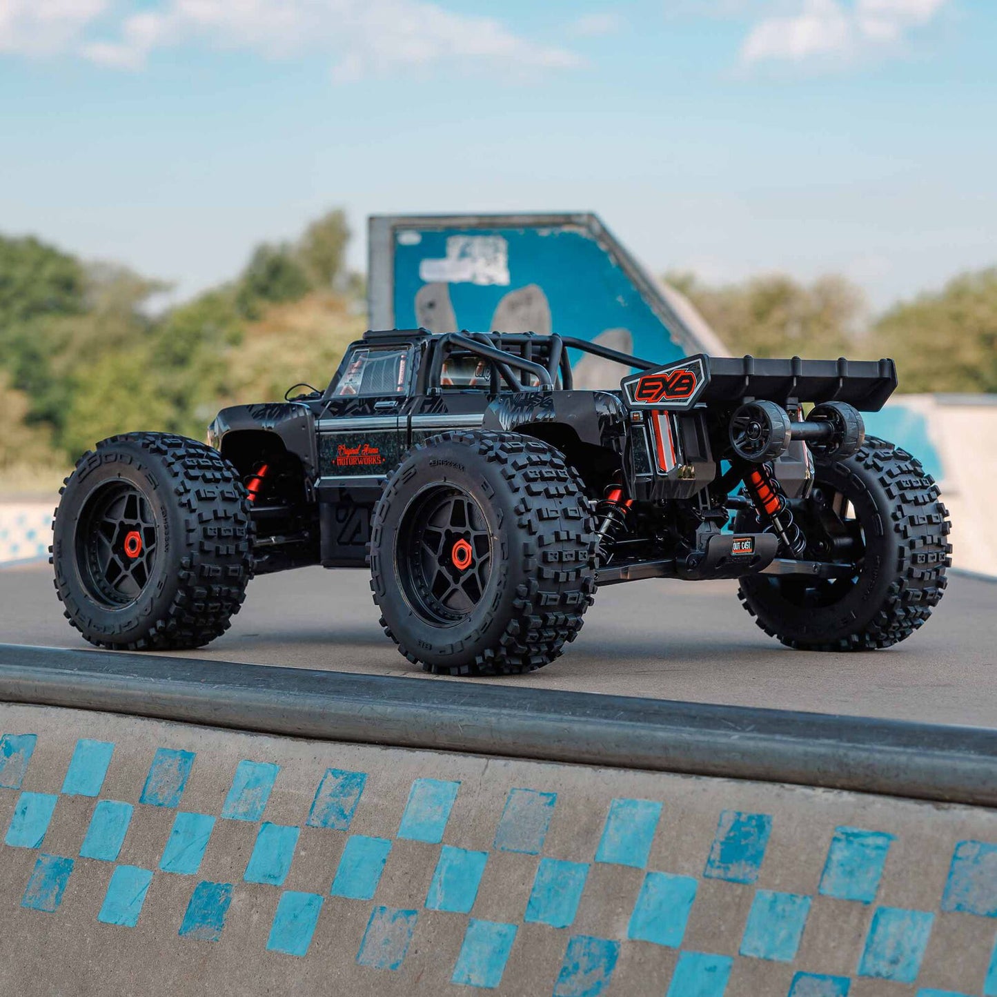 1/5 OUTCAST 4X4 8S BLX EXB Stunt Truck: Black