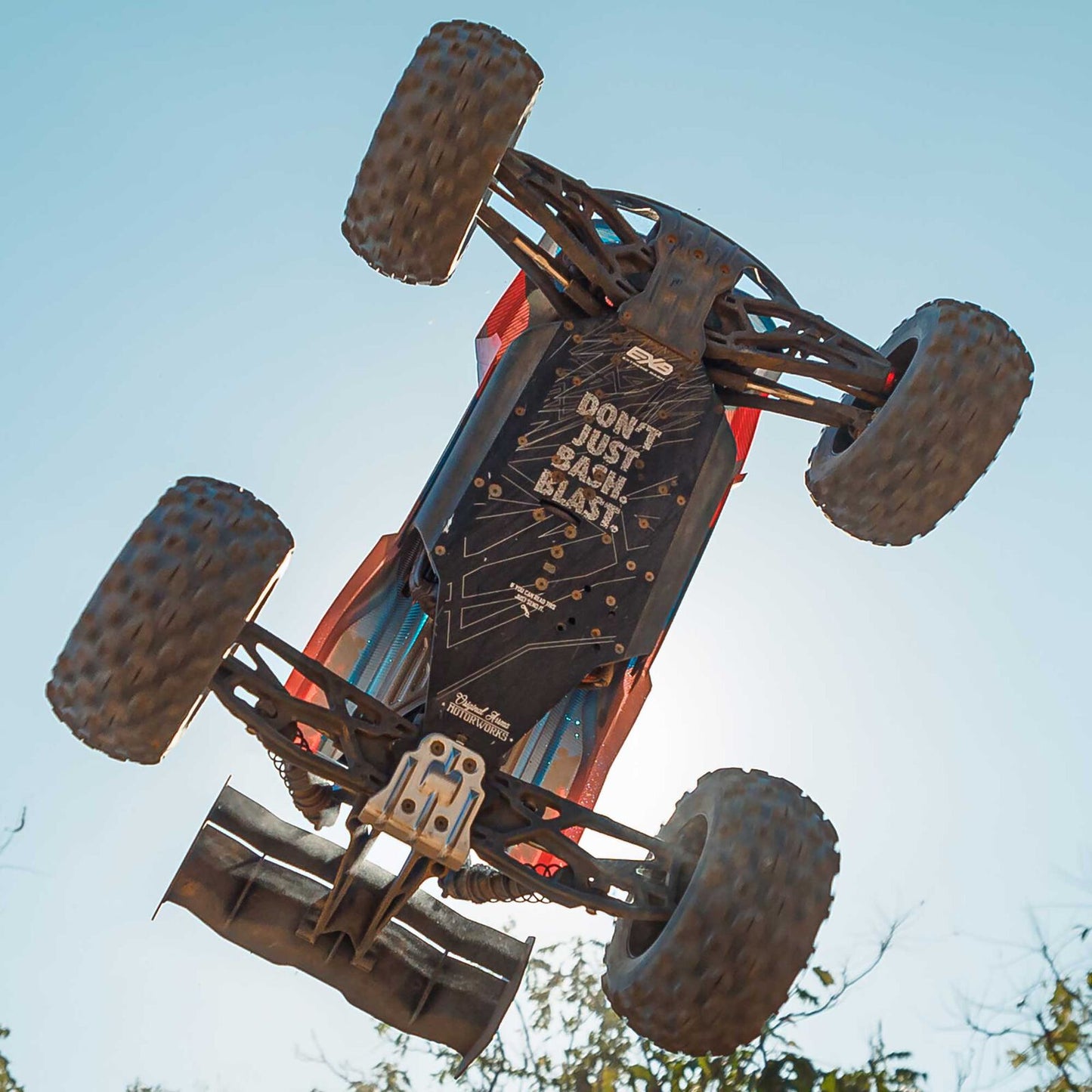 1/8 Kraton 6S, 4WD, BLX (Requires battery & charger): (Blue/Orange)