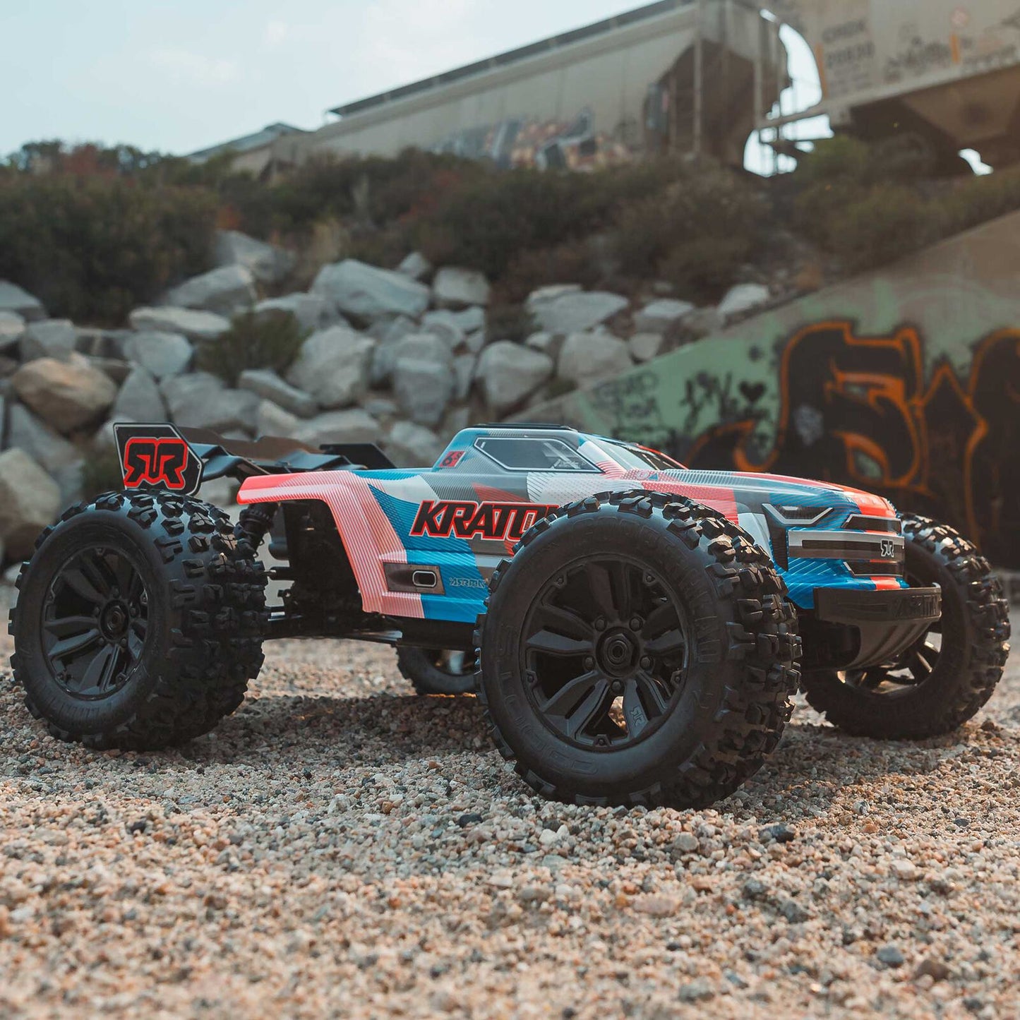 1/8 Kraton 6S, 4WD, BLX (Requires battery & charger): (Blue/Orange)