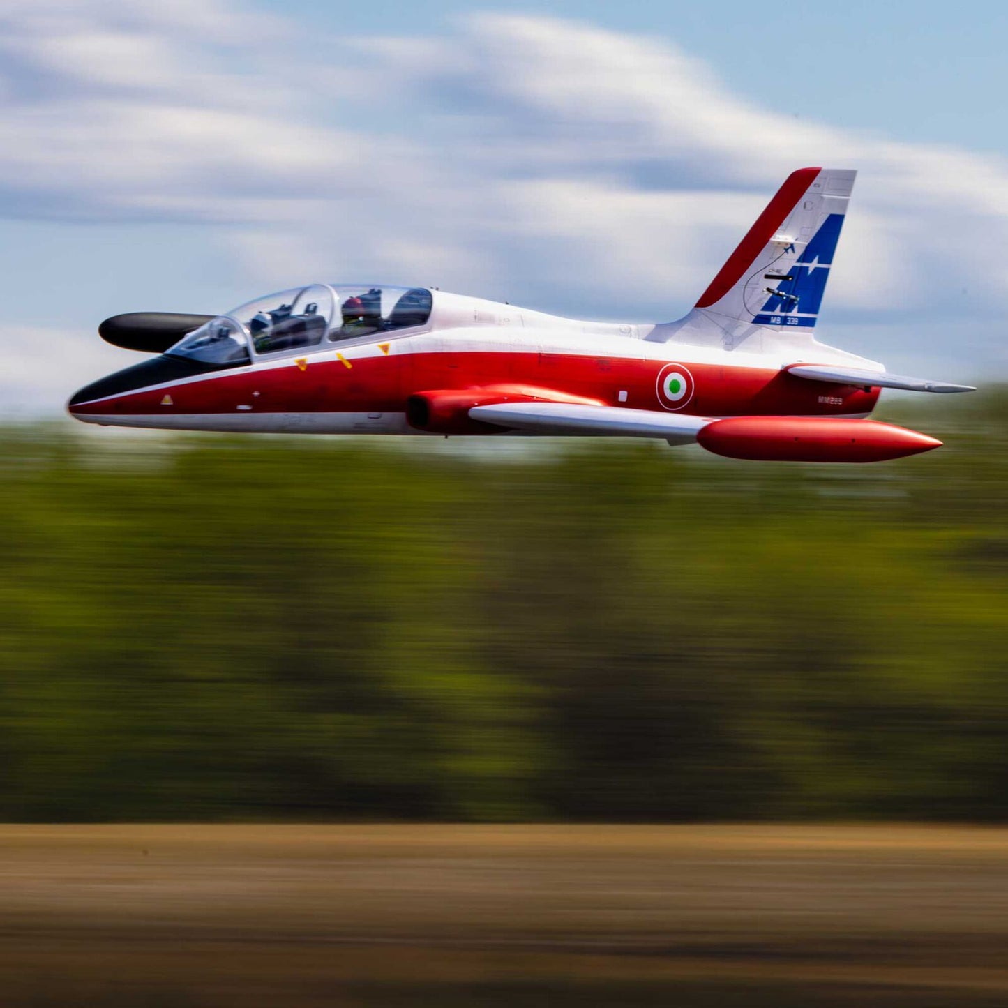 Aermacchi MB-339 ARF, K-85G4+ and Servo Combo