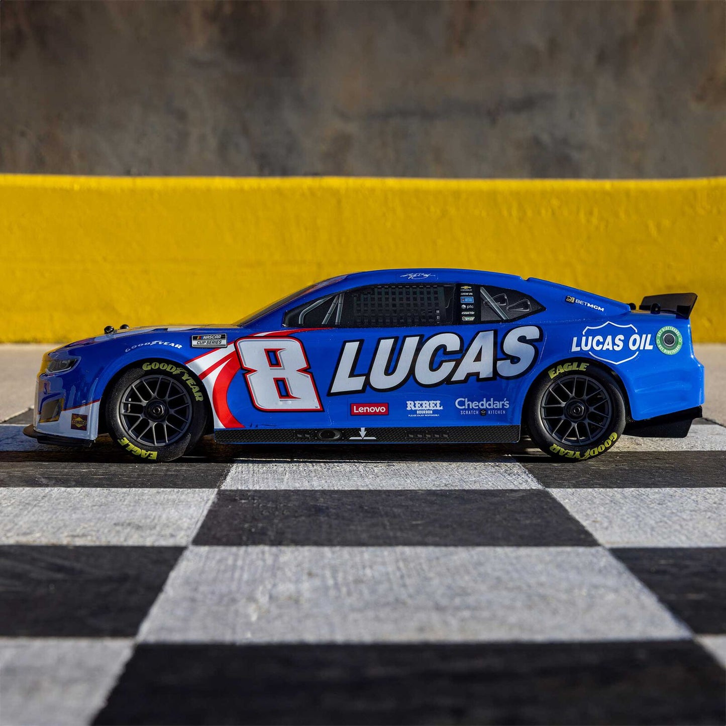 1/12 NASCAR Kyle Busch No. 8 Lucas Oil 2024 Chevrolet ZL1 Camaro - RTR