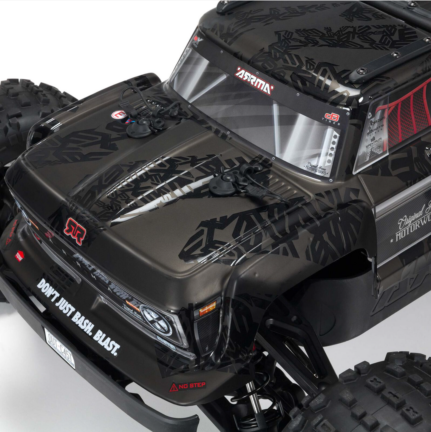 1/5 Outcast 4WD, EXtreme Bash Roller Stunt Truck (Requires battery & charger): Black