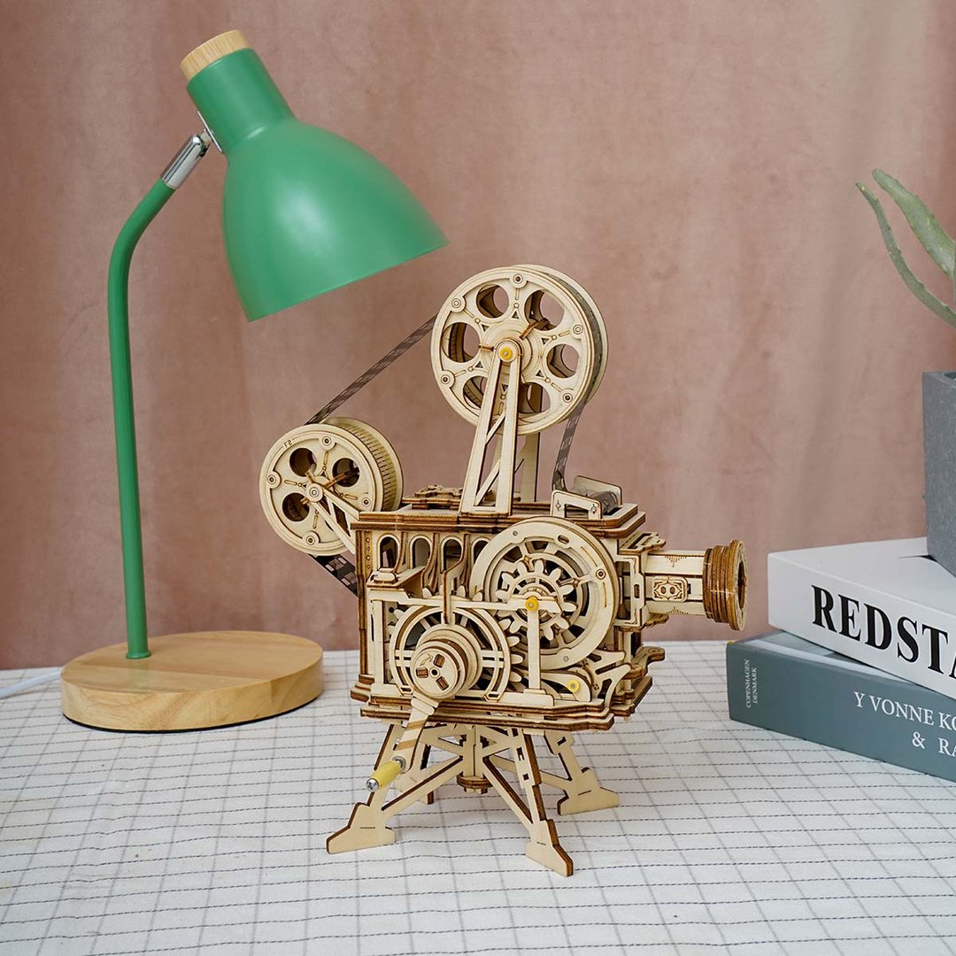 Mechanical Wood Models; Vitascope - working projector, hand-crank generator