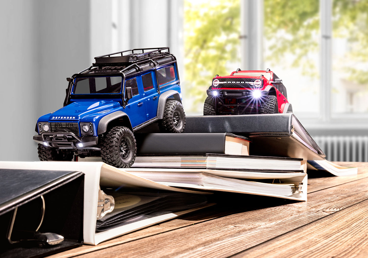 1/18 TRX-4M Land Rover® Defender®: Blue